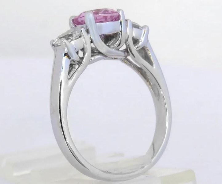 bubblegum pink sapphire ring in trellis white gold setting