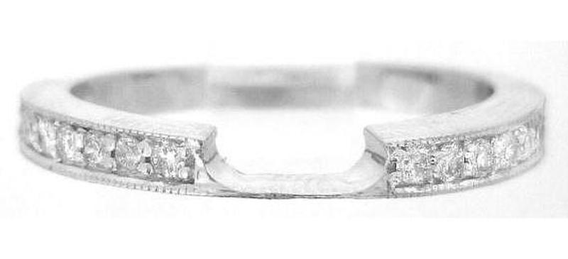 Natural sapphire ring in 18k white gold