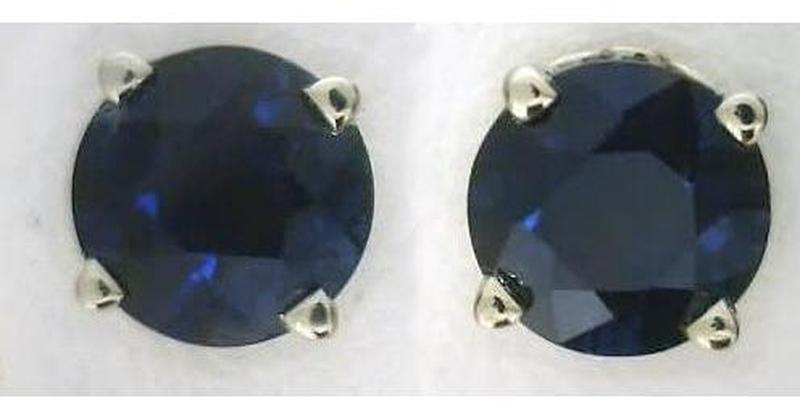 Natural blue sapphire ring in 14k white gold