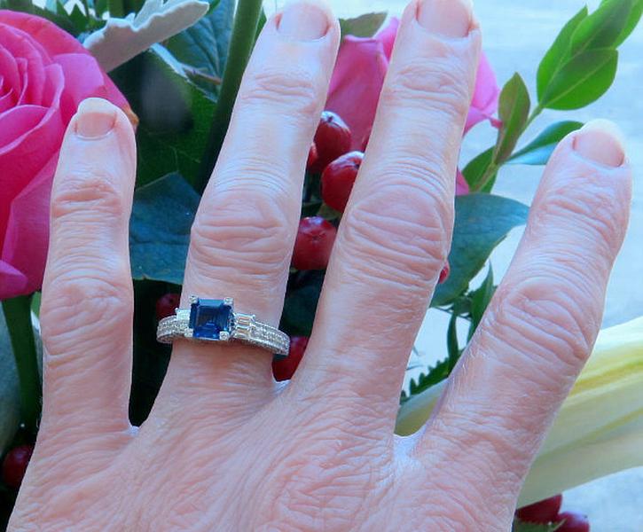 1 carat Square Cut Natural Royal Navy Cornflower Blue Sapphire Ring in 14k white gold for sale