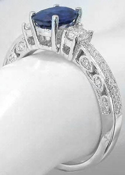 Oval natural blue sapphire oval diamond 3 stone engagement ring in white gold - vintage design