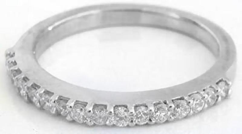 Diamond wedding band in Platinum