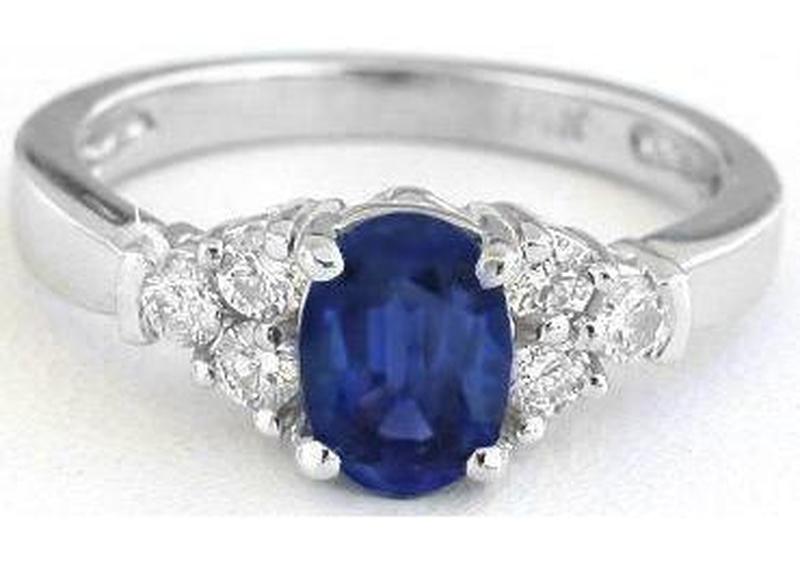 Natural blue sapphire ring in 14k white gold