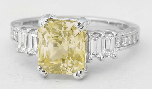 Large Natural Unheated Ceylon Yellow Sapphire and Diamond Ring in 18k white gold - Radiant Cut