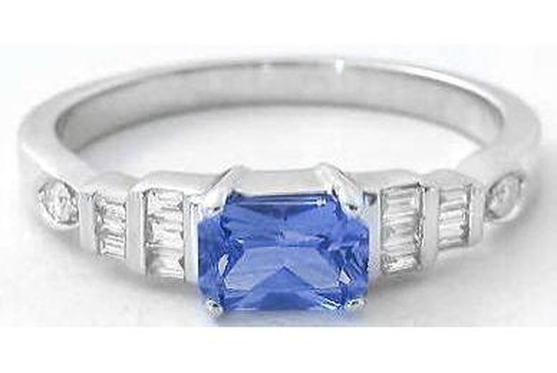 Natural blue sapphire ring in 14k white gold
